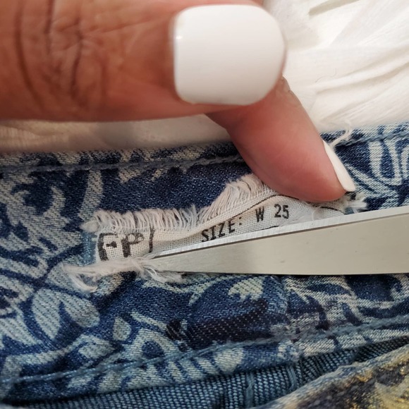 Free People Blue and Cream Patterned Skinny Jeans - Picture 10 of 16